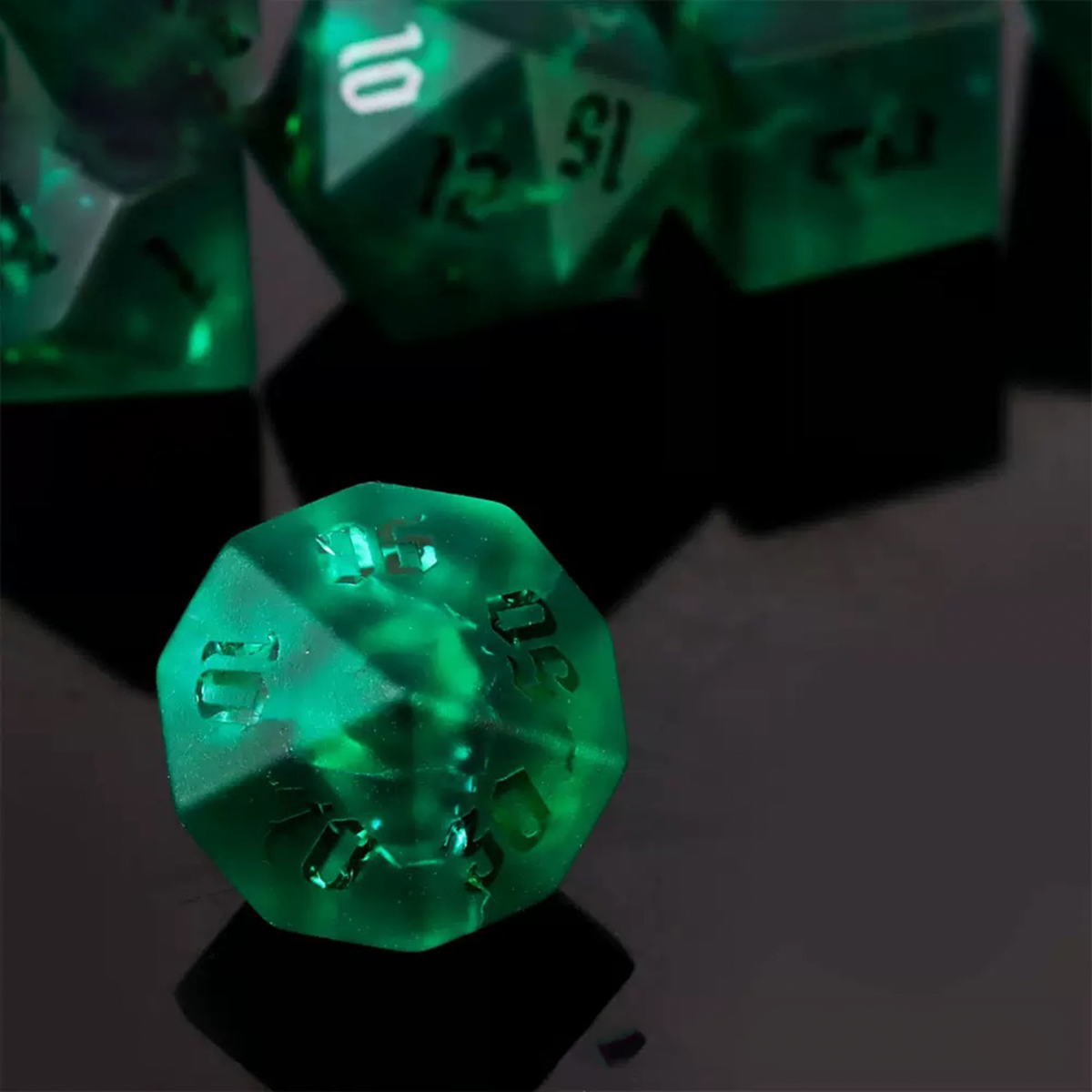Frosted Burst Green Engraved Crystal Dice | Gaming Art Collectible Roll with Vibrant Flair